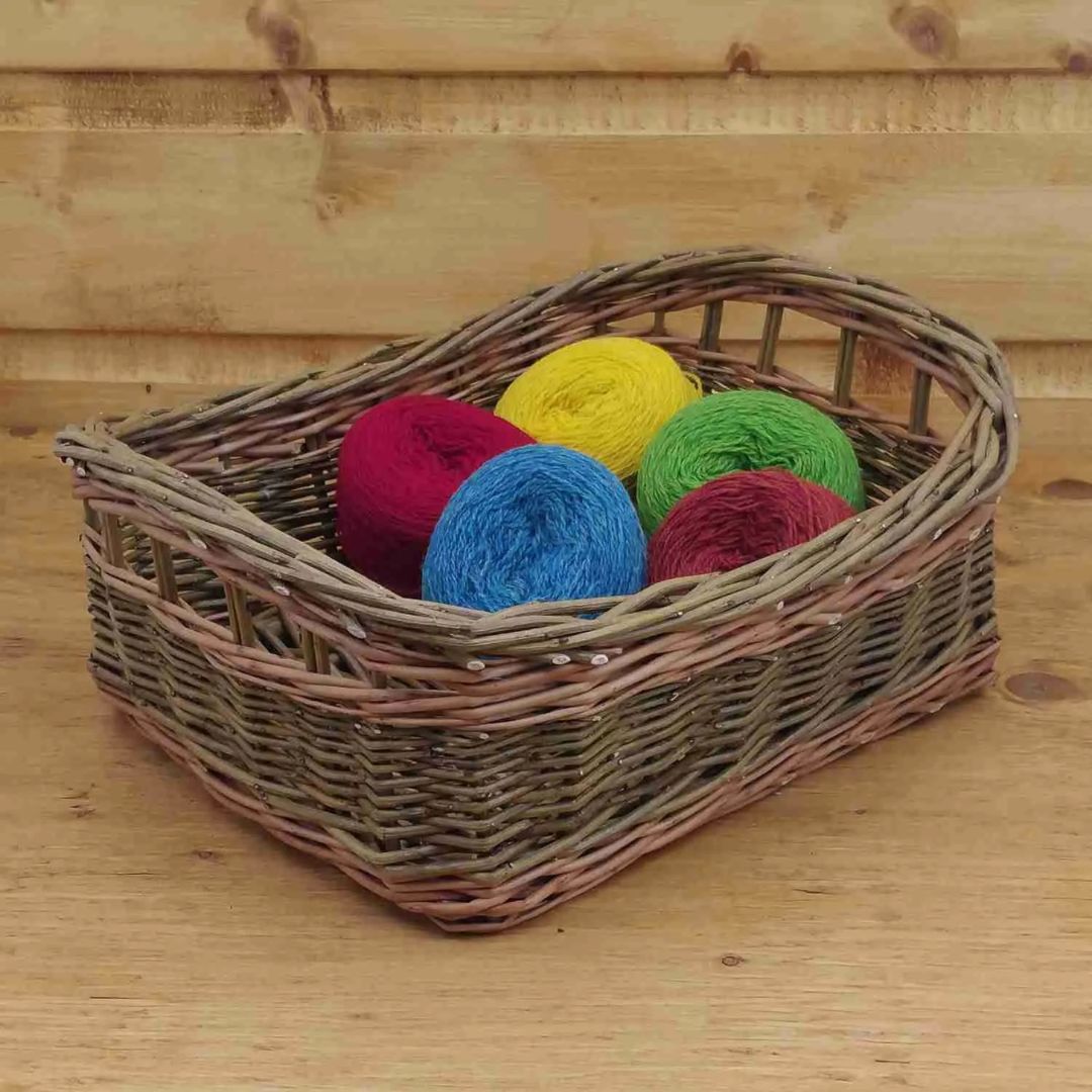 Rect Brn Stain Sq Cut Willow Basket 2min